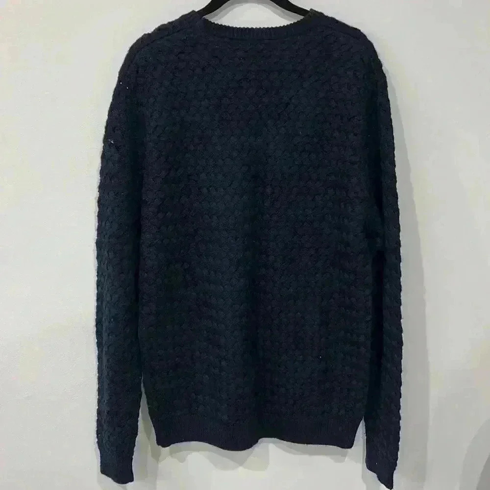 Men’s knit - Picture 2 of 2